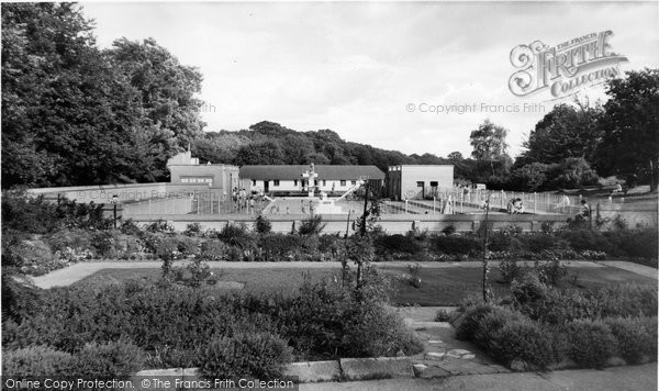 Photo of Barnehurst, the Swimming Pool, Martens Grove c1965