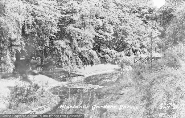 Photo of Barnet, Highlands Gardens c.1955
