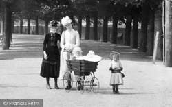 A Family Outing 1890, Barnstaple