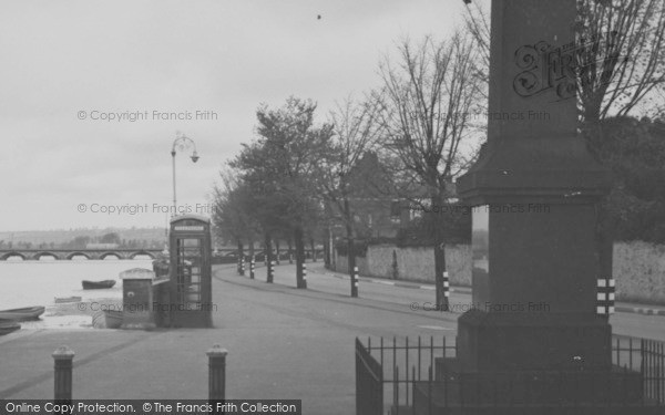 Photo of Barnstaple, Embankment From The Park c.1950