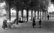 People In North Parade 1906, Barnstaple