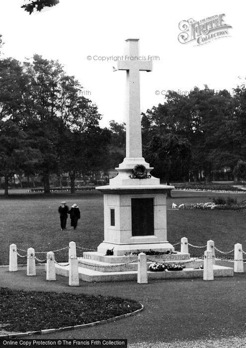 Photo of Barnstaple, War Memorial 1923