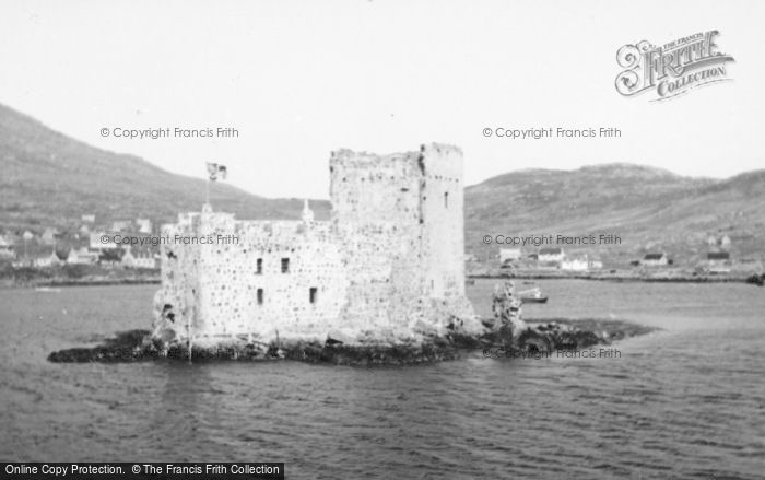 Photo of Barra, Kismul Castle 1963