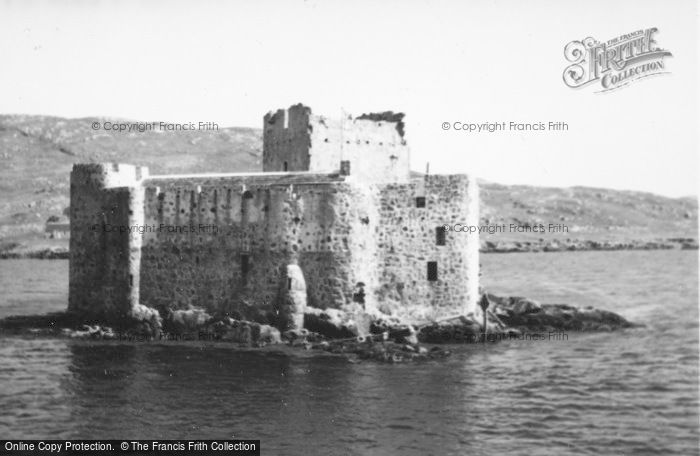 Photo of Barra, Kismul Castle 1963