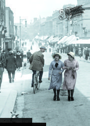 Barrow-In-Furness, Girls In Dalton Road 1918, Barrow-In-Furness