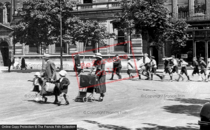 Photo of Barrow In Furness, Mothers And Children, Abbey Road 1934