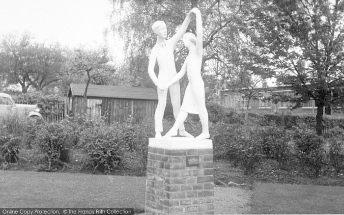 Photo of Barrow Upon Soar, The Statue c.1955