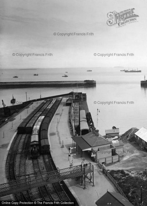 Photo of Barry, Harbour Station 1925