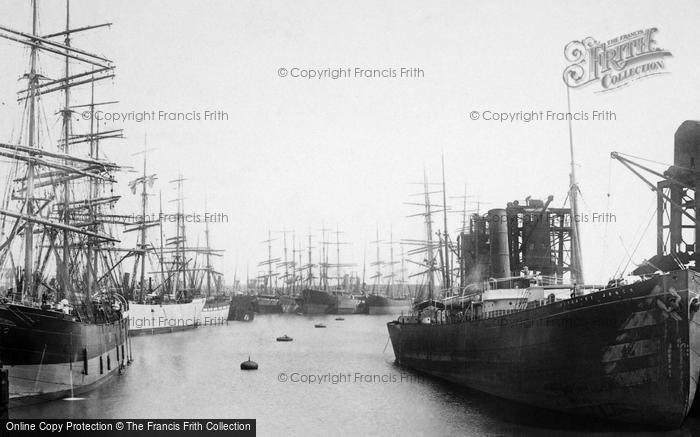 Photo of Barry, The Docks 1899