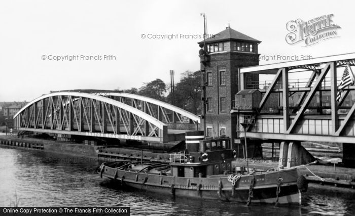 Photo of Barton Upon Irwell, Tug Going Down The Ship Canal c.1955