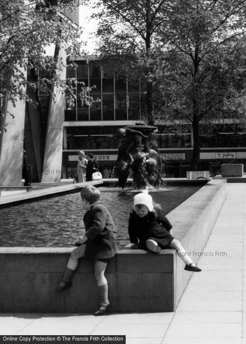 Photo of Basildon, Children By The Fountain c.1965