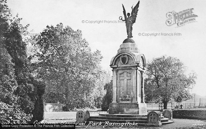 Photo of Basingstoke, Golding's Memorial Park c.1955