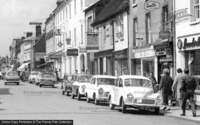 Photo of Basingstoke, London Street 1962
