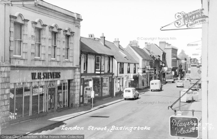 Photo of Basingstoke, London Street c.1960