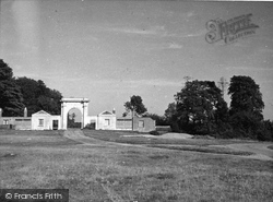 Moor Park Gate c.1950, Batchworth Heath