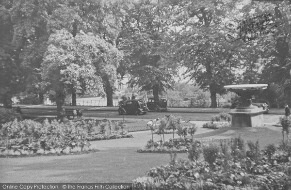 Photo of Bath, Crescent Gardens c.1950