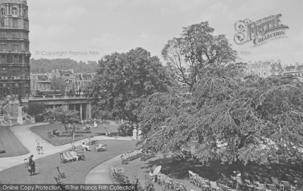 Photo of Bath, Empire Hotel And North Parade Bus Station c.1950