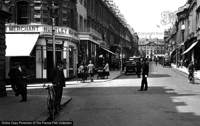Photo of Bath, Milsom Street 1925