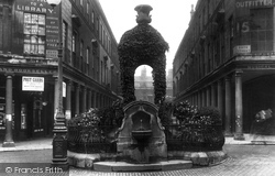 Mineral Water Fountain 1909, Bath