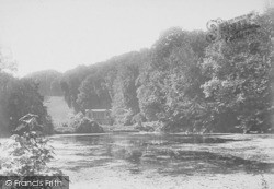Prior College Lake 1902, Bath