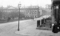 Queen's Square 1890, Bath