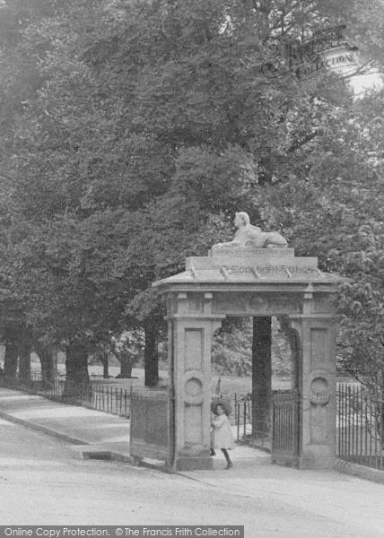Photo of Bath, Victoria Park Gate 1895