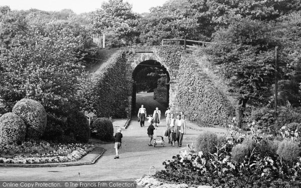 Photo of Batley, The Tunnel, Wilton Park c.1955