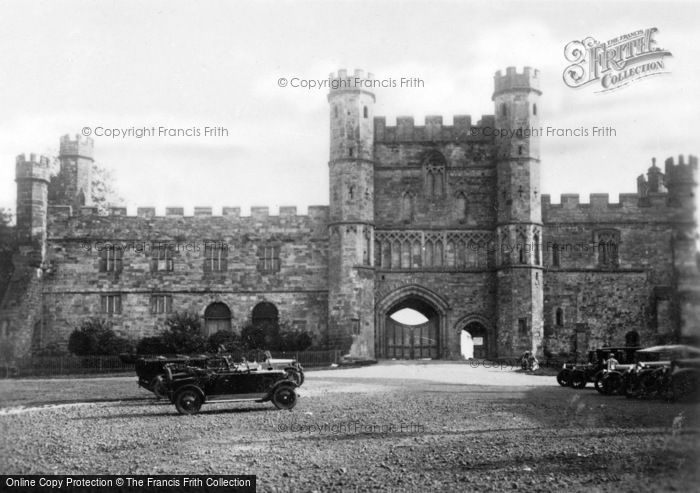 Photo of Battle, Abbey, Cars At The Gateway c.1930