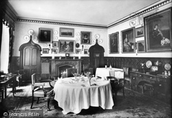 Abbey Dining Room 1910, Battle