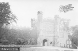 Abbey Gateway 1913, Battle