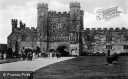 Abbey, The Gateway And Grounds c.1930, Battle