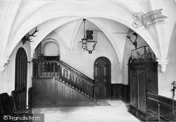 The Abbey, Beggar's Hall 1910, Battle