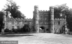 The Abbey Gateway 1890, Battle