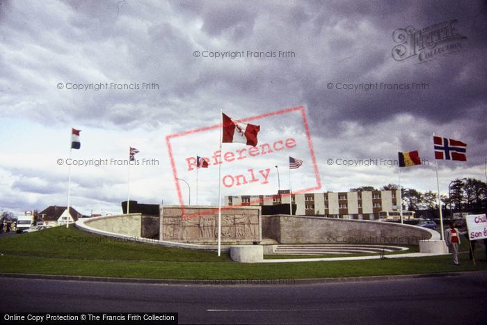 Photo of Bayeux, Liberation Monument 1984