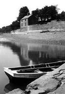 View From Pier 1925, Beachley