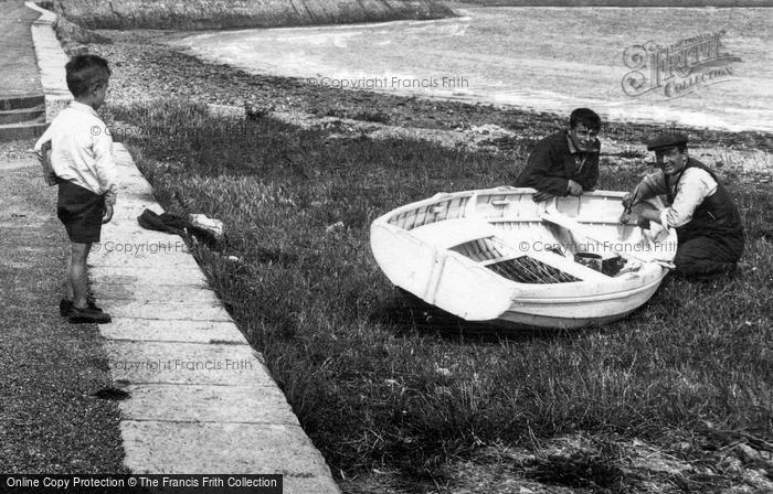 Photo of Beaumaris, Boatmen And Boy, West End 1933