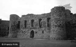 Castle c.1990, Beaumaris