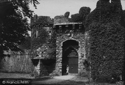 Beaumaris, the Castle Entrance 1890
