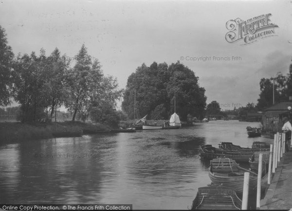 Photo of Beccles, Waveney Boating Stage c.1930