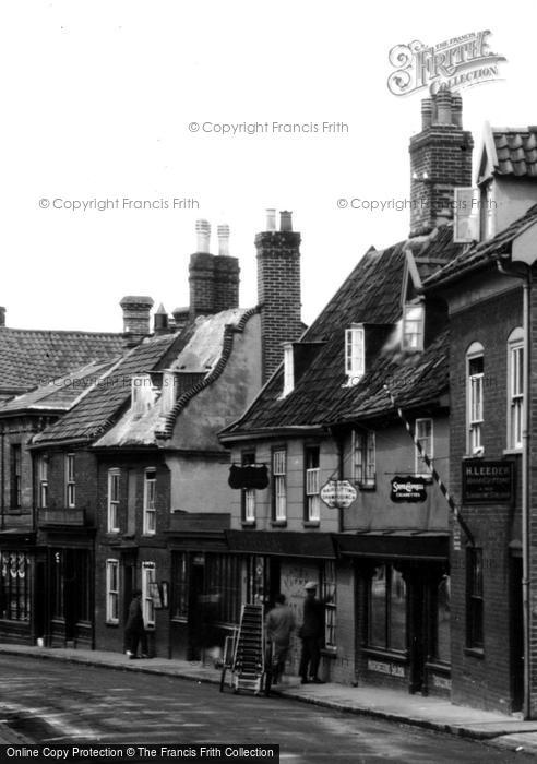 Photo of Beccles, Window Cleaner, Smallgate c.1930