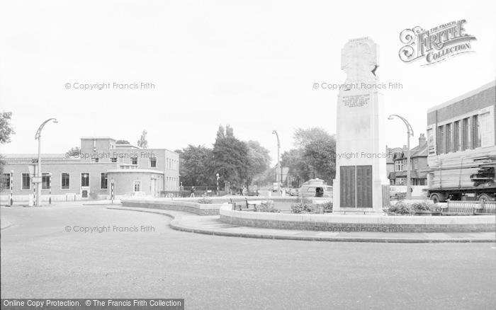 Photo of Beckenham, Roundabout And Memorial 1965