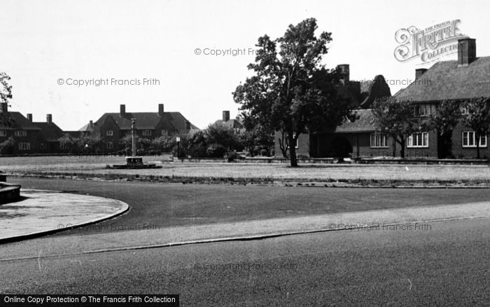 Photo of Bedfont, Fairholme Estate c.1951