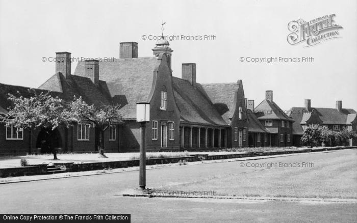 Photo of Bedfont, Fairholme Estate c.1951