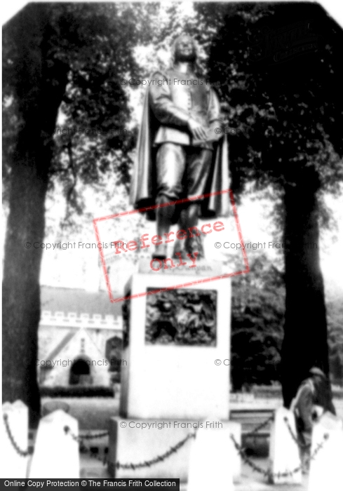 Photo of Bedford, Bunyan Statue c.1955