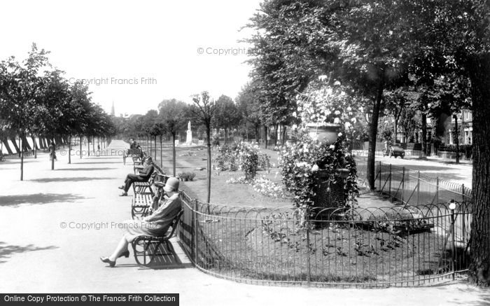 Photo of Bedford, Embankment Gardens 1929