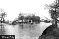 Suspension Bridge 1898, Bedford