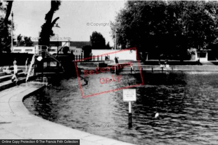 Photo of Bedford, Swimming Pool c.1955