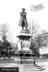 The Howard Monument 1898, Bedford