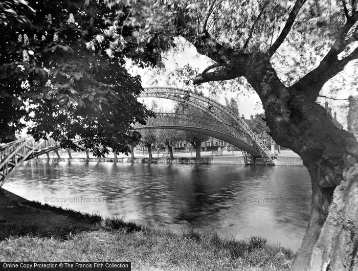 Photo of Bedford, The Suspension Bridge 1929