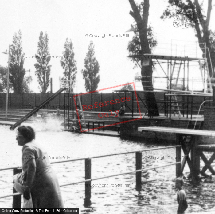 Photo of Bedford, The Swimming Pool c.1955